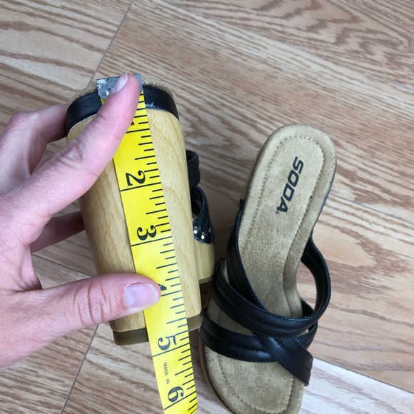 SODA Film-S Black Strap Platform Sandal - Picture 6 of 10